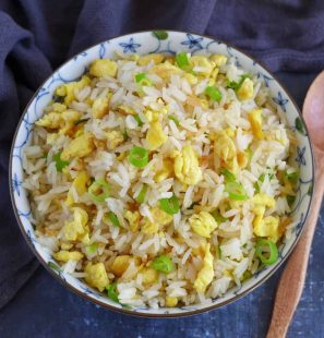 Chinese-egg-fried-rice-in-a-bowl-scaled